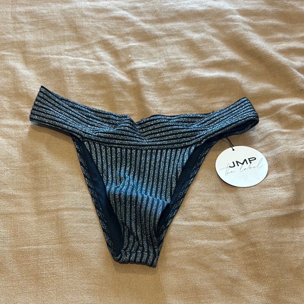 JMP The Label London Bottom size medium